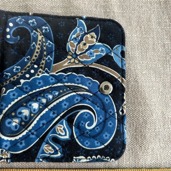 Vera Bradley wallet - Picture 3 of 13